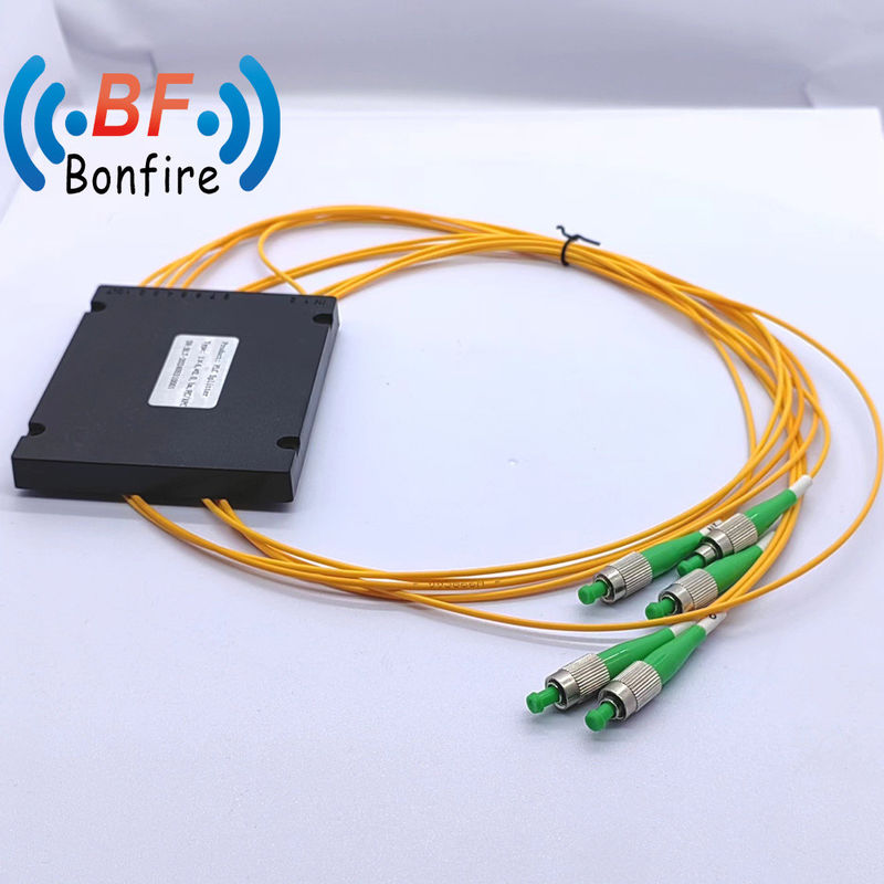 1*4 Einzelmodus-PLC-Splitter 0,500 kg mit Paketgröße 25,00cm * 20,00cm * 10,00cm
