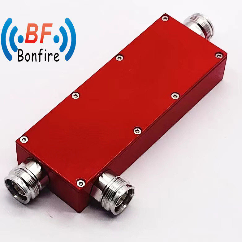 Signalverstärkung 2 Wege GSM UHF CDMA 700-3800MHz 7dB Hohlraum Richtungs-Radio-Repeater Antennenkopplung