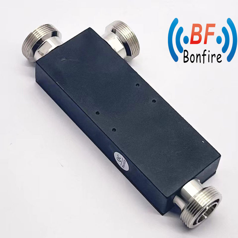 Hochisolierte 300W N-Frauen-Richtungskopplung 698-2700MHz 3/5/7/10/15/20dB Schwarz
